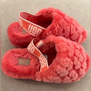 UGG fluff yeah poppy pink EUC size 8